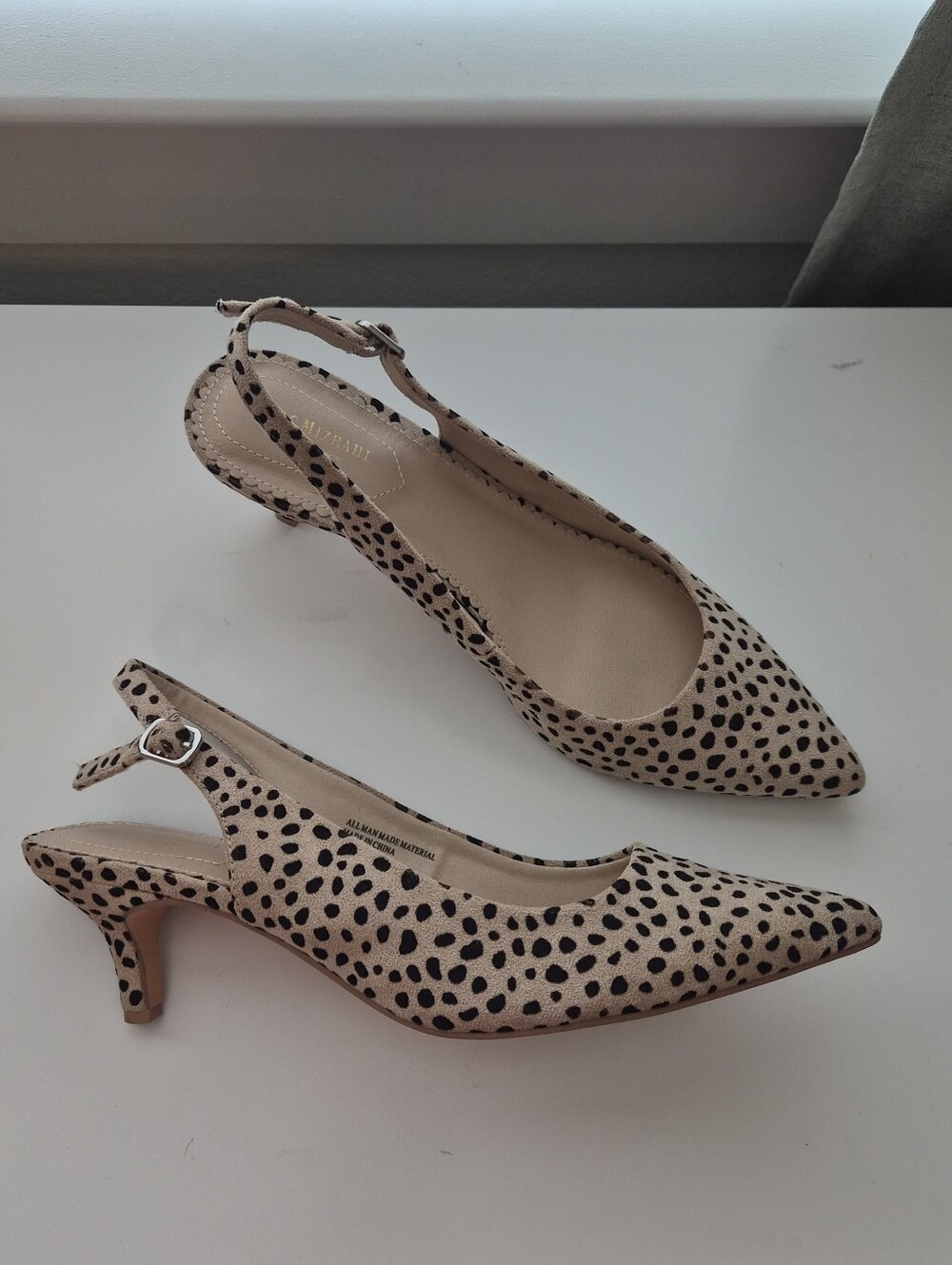 Isaac Mizrahi Pointed Slingback Kitten Heels in Beige Leopard size 10
